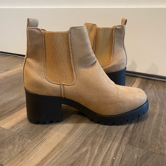 Rue21 Shoes - Tan Ankle Boots Size 10